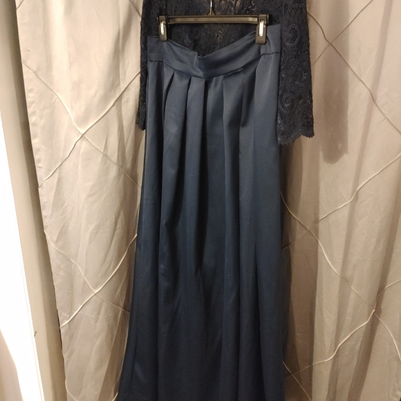 Navy blue 2 piece gown - Picture 2 of 3